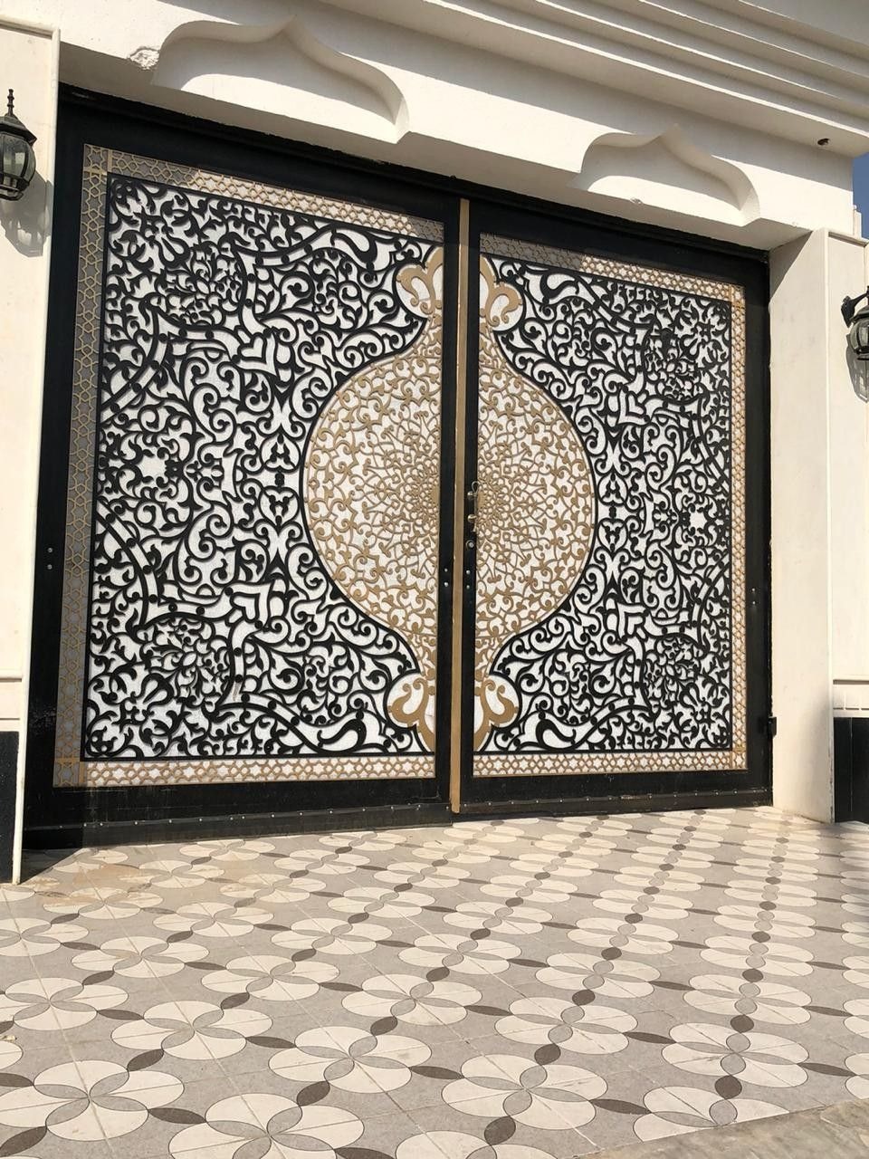 باب حديدي 9
