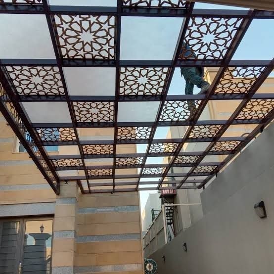 أسقف وتغطيات حديدية